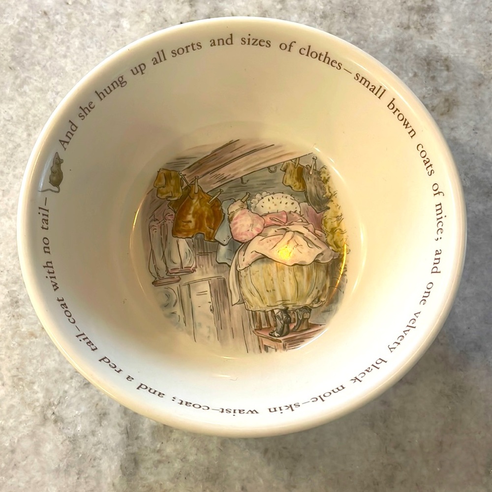 Vintage Wedgewood Beatrix Potter Design Mrs. Tiggy-Winkle Bowl
